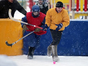 Турнир по хоккею с мячом на снегу