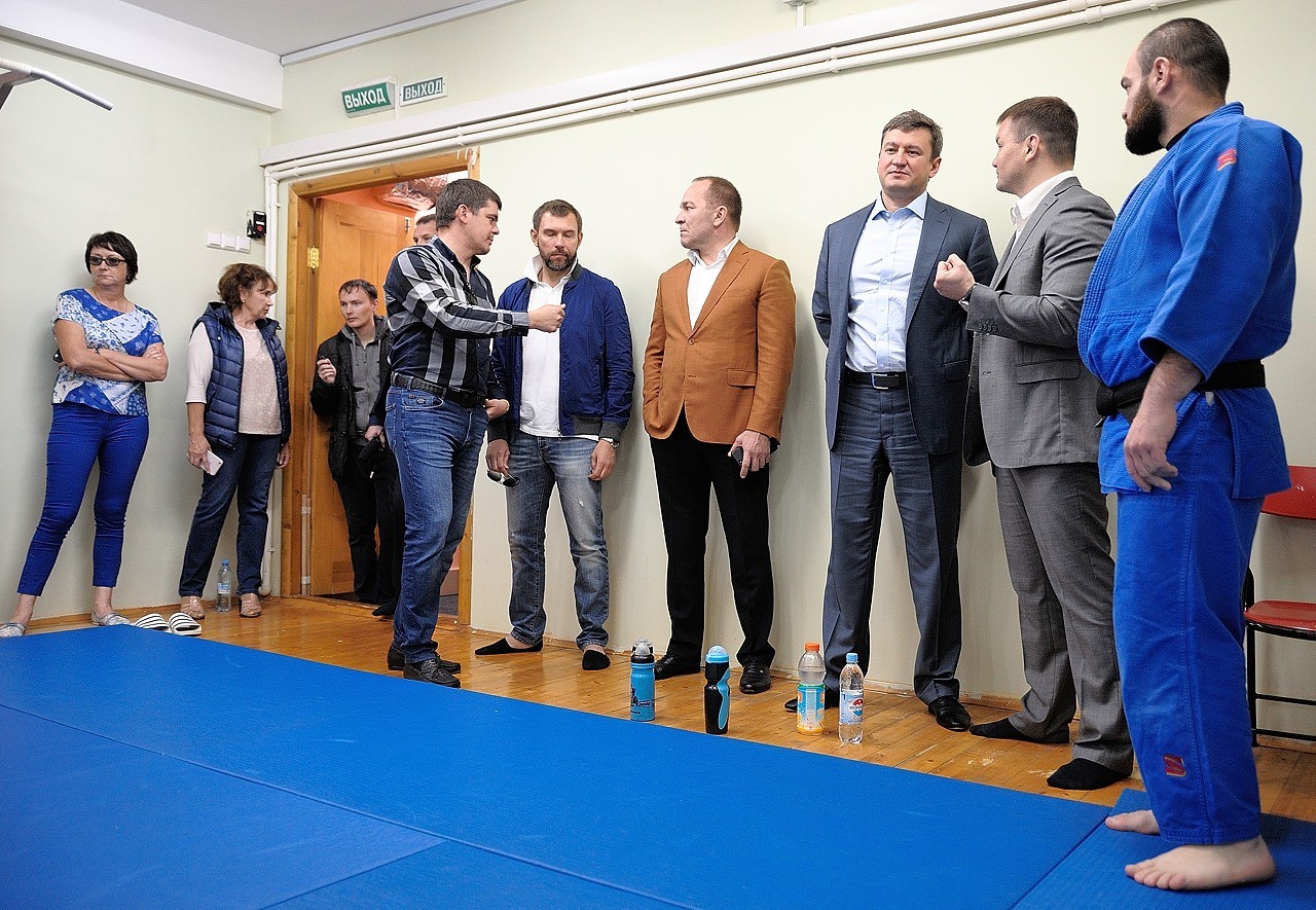 Визит Главы города Оренбурга в спортивные залы общеобразовательных школ