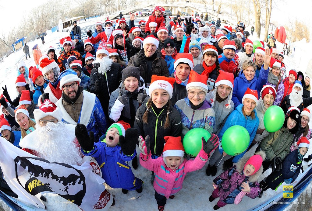 В Оренбурге прошел массовый забег Дедов Морозов