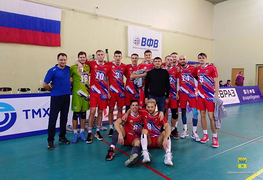 ВК «Нефтяник»  занимает 1 место в турнирной таблице чемпионата России по волейболу