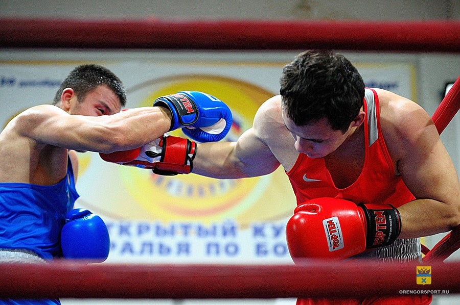 В Оренбурге стартовали чемпионат и первенство города Оренбурга по боксу